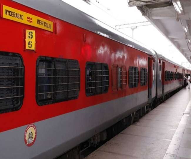 Indian Railways: यात्रीगण ध्यान दें, रेलवे ने रद की लंबी दूरी की 56 ट्रेनें, यहां देखें पूरी लिस्ट