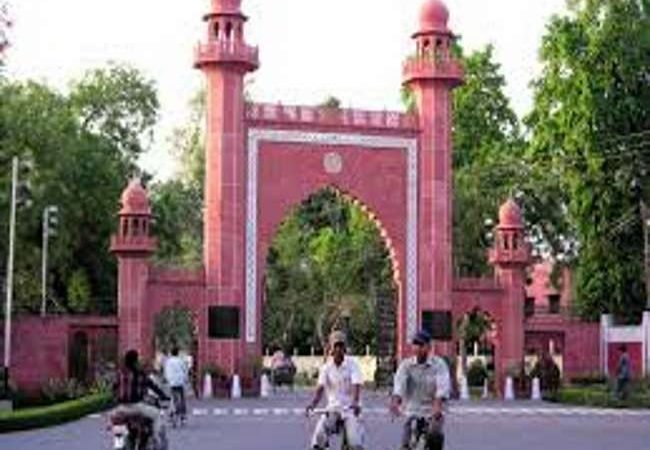 AMU पर कहर बनकर टूटा कोरोना, 20 दिन में 17 प्रोफेसरों की मौत, पूर्व छात्रसंघ अध्‍यक्ष ने की CBI जांच की मांग