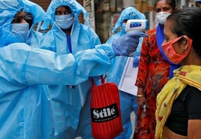 Covid 19 India Update : महामारी की दूसरी लहर थमने के संकेत, पहली बार नए मरीजों से ठीक होने वाले ज्यादा