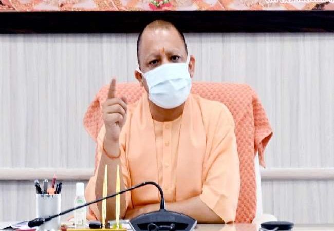 सीएम योगी का सख्त निर्देश, शवों को नदियों में प्रवाहित करने से हर हाल में रोकें