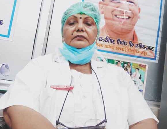 सेवाभावना से लगातार ड्यूटी दे रही हैं नर्सेज संघ की अध्यक्ष