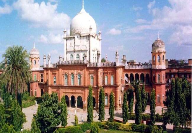 EID-Ul-Fitr 2021 Guideline: दारुल उलूम ने जारी किया फतवा, ईदगाह में सामूहिक नमाज को लेकर कही बड़ी बात