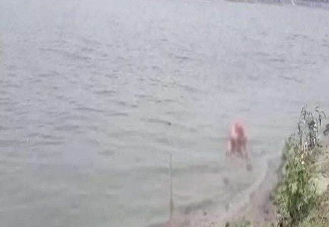 उत्तर प्रदेश में नदियों में शव मिलने का सिलसिला जारी, खतरे में पड़ा मिशन नमामि गंगे