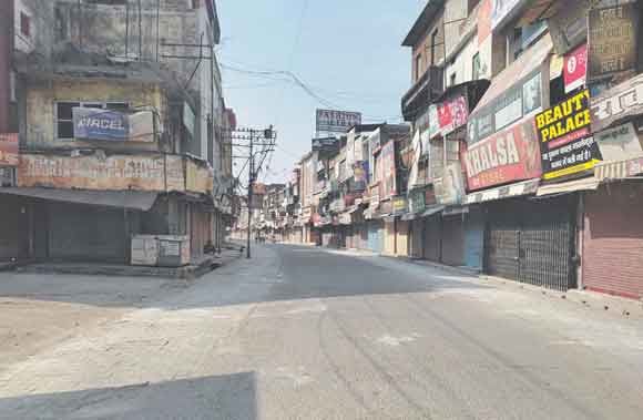 सम्पूर्ण लॉकडाउन के दौरान बाजार रहे बंद, छूट की अवधि में रही भारी भीड़
