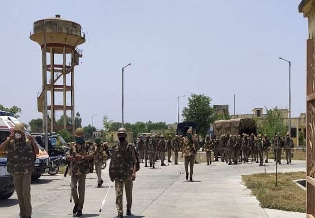 Gang war in Jail: चित्रकूट जिला जेल में गैंगवार, दो की हत्या के बाद पुलिस एनकाउंटर में मारा गया एक बदमाश