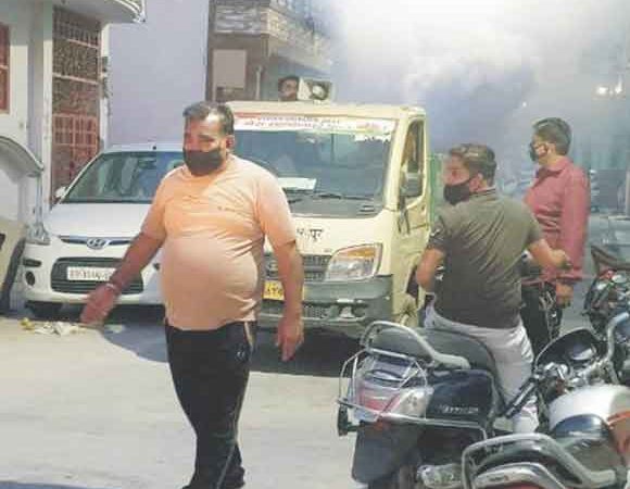 पार्षद ने अपने वार्ड में चलाया सेनेटाइजेशन अभियान