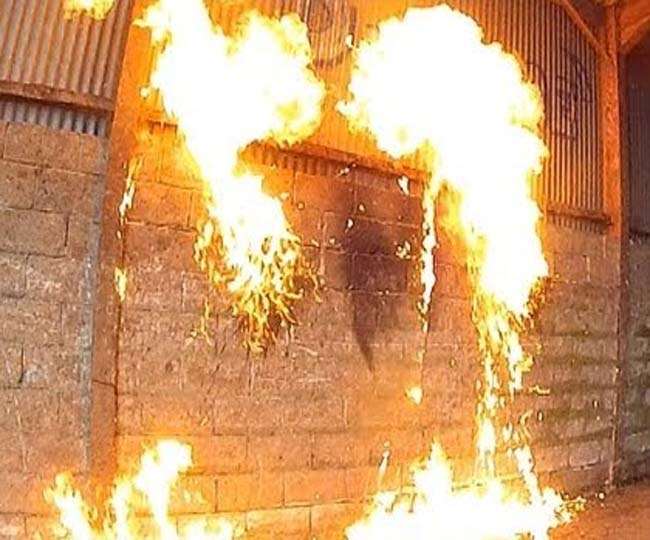 सीआरपीएफ कैंप पर पेट्रोल बम हमला, सभी सुरक्षित, हमले में OGW का हाथ