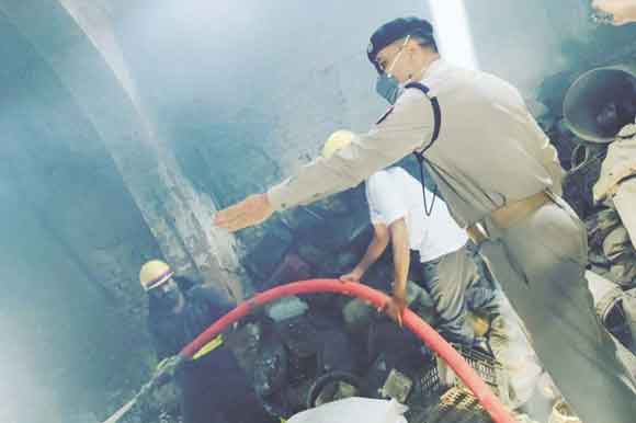 आग लगने से आबकारी विभाग के गोदाम में हुआ नुकसान