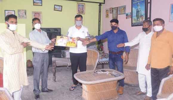 राशन डीलरों ने की नवनिर्वाचित जिला पंचायत सदस्य से मुलाकात