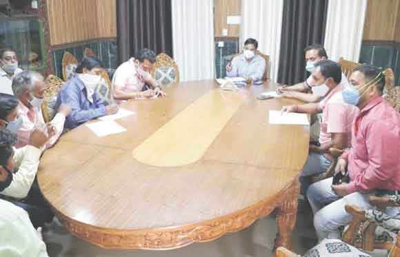 मेडिकल किट वितरण का काम अब निगरानी समितियां करेंगी