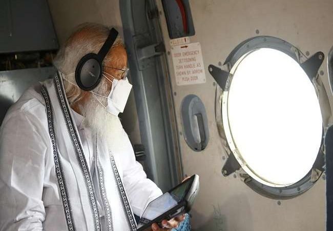 गुजरात में प्रधानमंत्री मोदी का हवाई सर्वेक्षण, टाक्टे प्रभावित इलाकों का ले रहे जायजा; अब तक 45 की जा चुकी जान