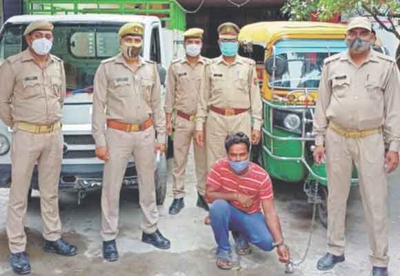 पुलिस के हत्थे चढ़ा शातिर वाहन चोर, चोरी का टैम्पो बरामद