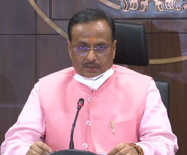योगी आदित्यनाथ सरकार की अभिभावकों को बड़ी राहत, 2021-22 के सत्र में स्कूलों में नहीं होगी फीस वृद्धि