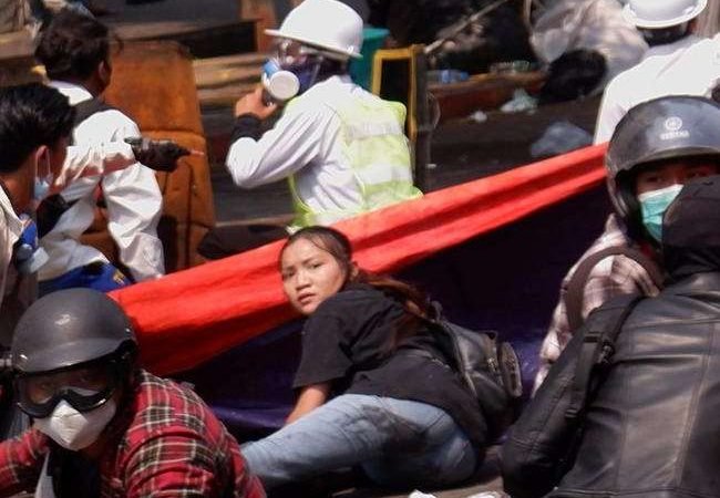 म्‍यांमार में खराब होते हालात के बीच भारत में घुसे 6 हजार शरणार्थी