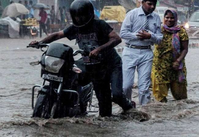 यूपी पंजाब राजस्‍थान समेत कई राज्‍यों में आज भी बारिश के आसार, दिल्‍ली में टूटा 70 साल का रिकॉर्ड