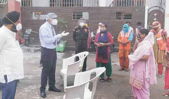 कोरोना से जंग जीतने के लिए डोर टू डोर थर्मल स्क्रीनिंग जरुरी