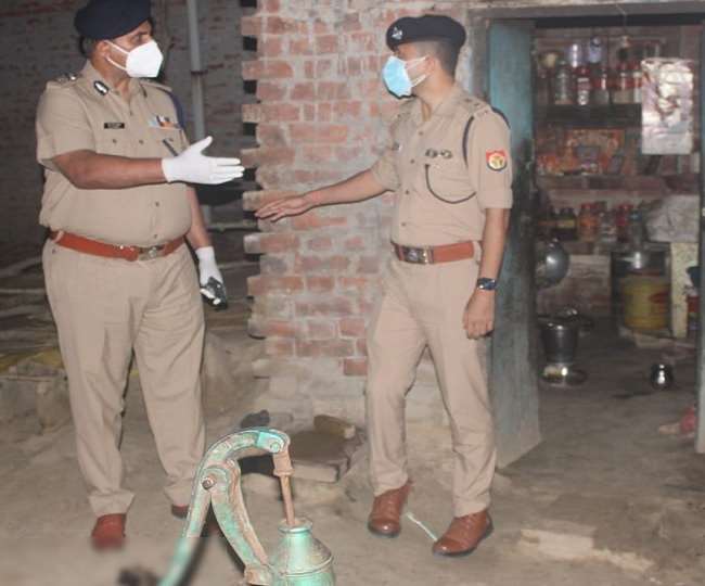अयोध्या में एक ही परिवार के पांच लोगों की हत्या के मामले में तीन आरोपित गिरफ्तार, मौके पर ADG जोन