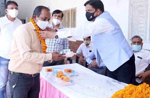 निगम ने किया सफाई कर्मियों का कोरोना योद्धा के रुप में सम्मान
