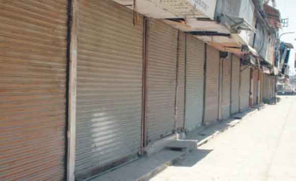 कोरोना कफ्र्यू के दौरान पुलिस रही मुस्तैद, बाजारों में पसरा सन्नाटा