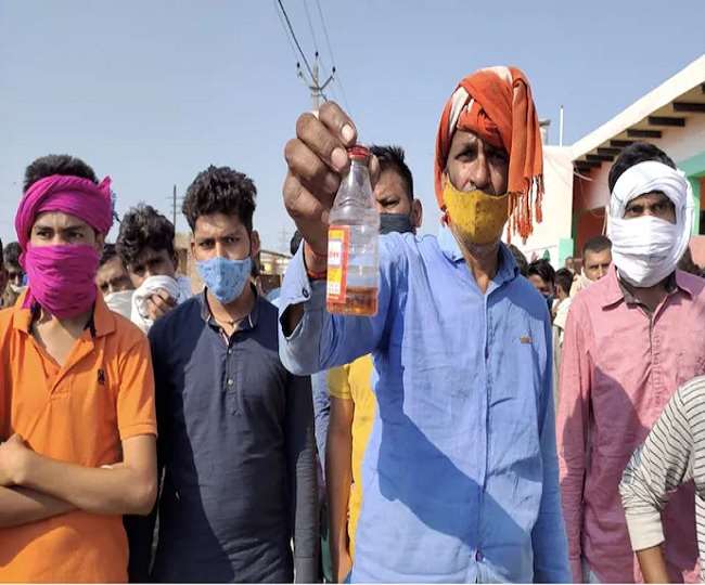अलीगढ़ में देशी शराब पीने से मृतकों की संख्या बढ़कर अब 32, गांवों में पसरा सन्नाटा