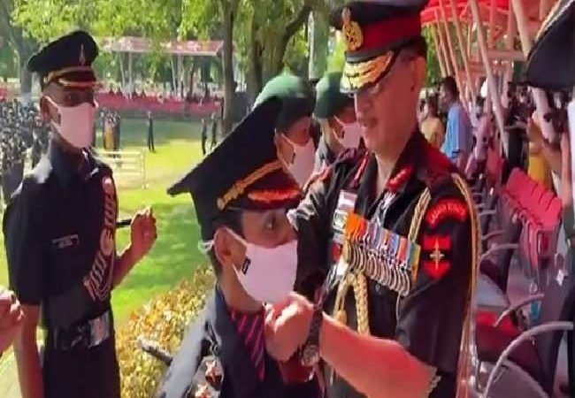 भारतीय सेना में शामिल हुईं पुलवामा हमले में शहीद मेजर विभूति ढौंडियाल की पत्नी, बनीं ‘लेफ्टिनेंट निकिता’