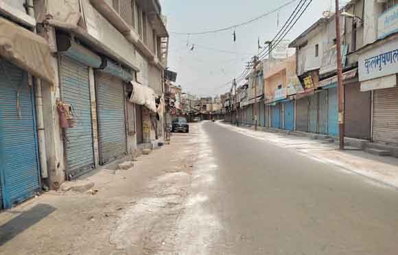 लॉकडाउन के दूसरे दिन भी सडक़ों व बाजारों में पसरा रहा सन्नाटा