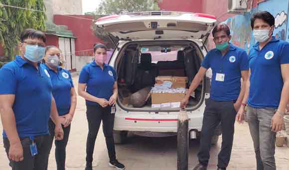 एरोन एजुकेशन वैलफेयर सोसायटी की टीम ने आक्सीजन कराई मुहैया