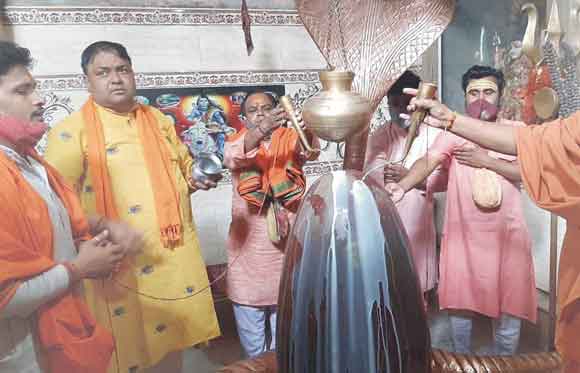 महामृत्यंज्य मंत्र का महारूद्राभिषेक करने से मिलती है असाध्य रोगों से मुक्ति