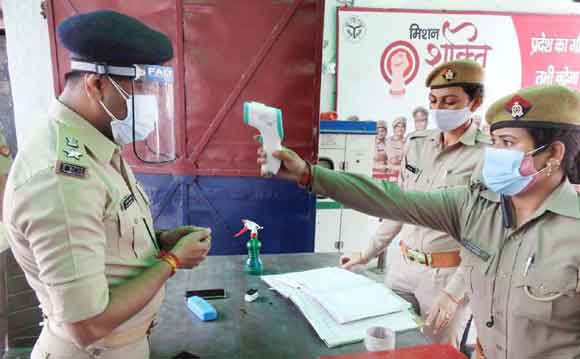 एसएसपी ने किया कोविड हेल्प डेस्ट का निरीक्षण