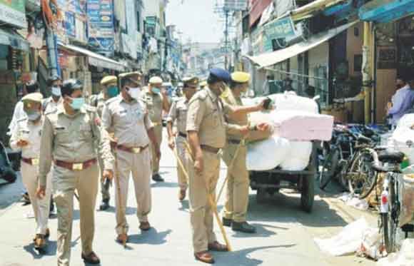 नगर कोतवाली पुलिस ने कोविड-19 के नियमों का पालन करने पाठ पढ़ाया