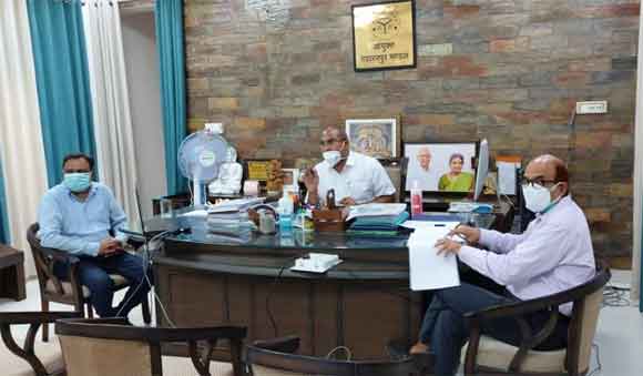 रैपिड रैस्पोंस टीम और निगरानी समिति गंभीरता और क्रियाशीलता के साथ कार्यवाही करें – मण्डलायुक्त