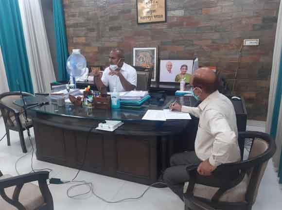 मरीजों और उनके परिजनों के साथ दुव्र्यवहार किसी भी स्तर पर क्षम्य नहीं होगा – मण्डलायुक्त