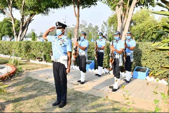 कारगिल युद्ध में शहीद हुए वायु सैनिकों को श्रद्धांजलि