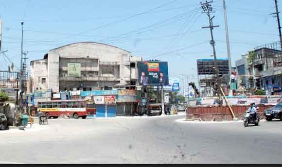 लॉकडाउन के दौरान सडक़ों पर पसरा सन्नाटा, पुलिस रही मुस्तैद