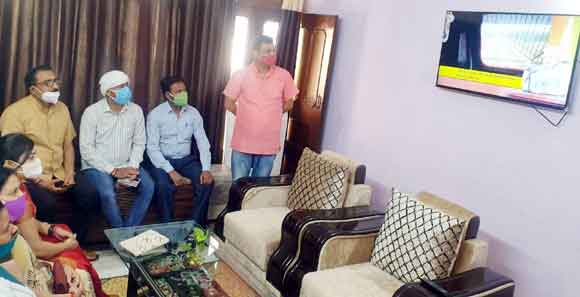 देवबंद में 47 बूथों पर भाजपाइयों ने सुनी प्रधानमंत्री के मन की बात
