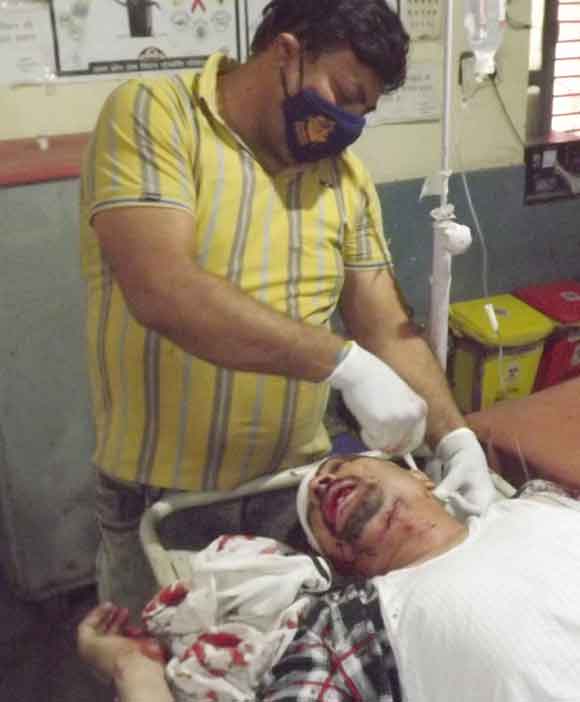 ट्रैक्टर-ट्राली की चपेट में आकर बाइक सवार की मौत, दंपती घायल
