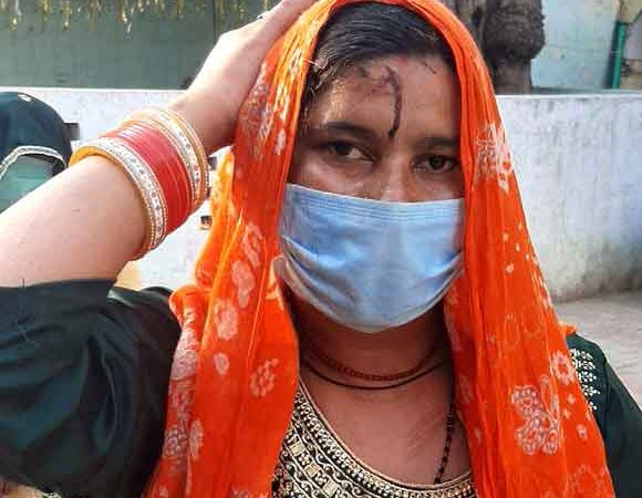 बहन को बंधक मुक्त कराने पहुंचे भाई-भाभी सहित कई के साथ मारपीट