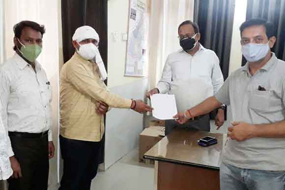 राशन डीलर खाद्यान्न वितरण में बरत रहे अनियमितता