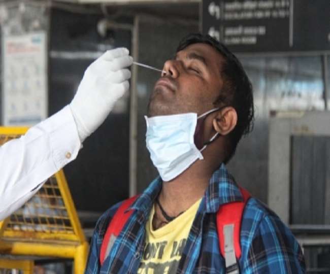 कोरोना संक्रमण में गिरावट का बनने लगा रिकॉर्ड, 24 घंटों में 1,27,510 नए मामले, मौत का आंकड़ा 3 हजार से नीचे