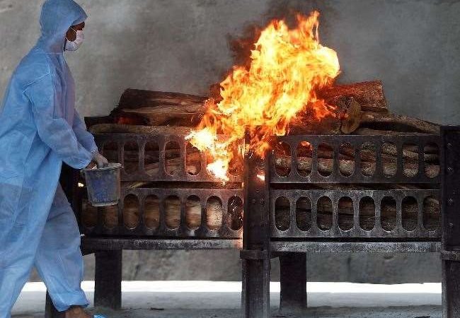 अस्‍पताल से शव लेकर परिवार ने कर दिया अंतिम संस्‍कार, दो हफ्ते बाद जिंदा लौटी 75 वर्षीय महिला