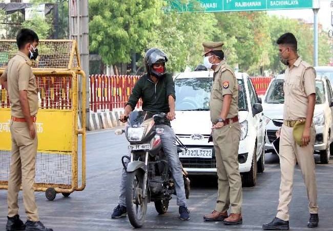 अब उत्तर प्रदेश के 3 शहरों में ही कोरोना कर्फ्यू, 24 घंटों में मिले 727 नए संक्रमित