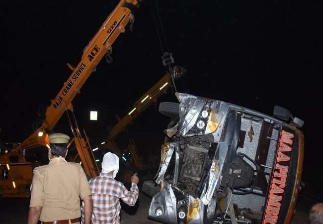 कानपुर में बस व टैंपो में भिड़ंत में 17 की मौत, PM मोदी व CM योगी ने जताया शोक