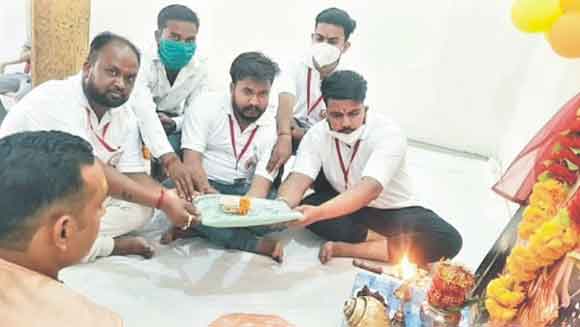 हवन-यज्ञ कर की कोरोना महामारी के खात्मे की कामना