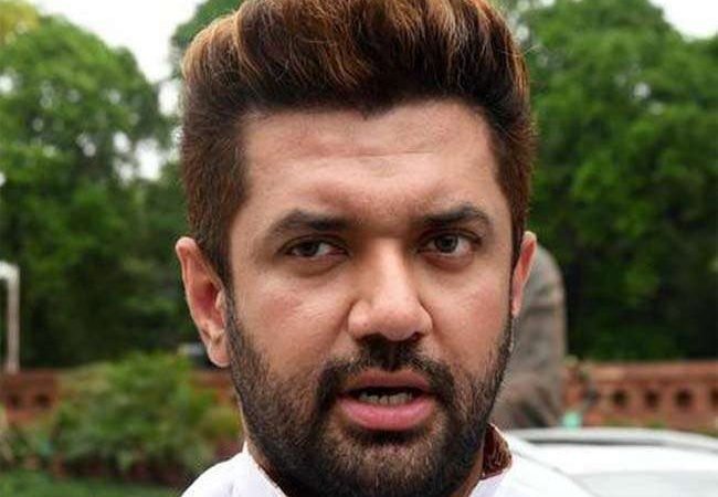 रामविलास पासवान की मौत के सालभर के अंदर LJP दो-फाड़, पांच सांसदों ने छोड़ा चिराग का साथ