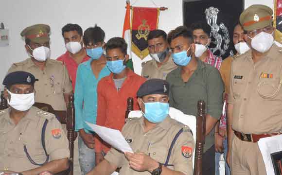 मुठभेड़ में पुलिस ने दबोचे तीन शातिर वाहन चोर
