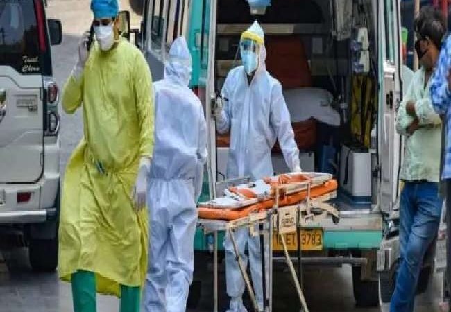 देश में बीते 24 घंटों में आए कोरोना के 62 हजार मामले, मौतों की संख्या घटी