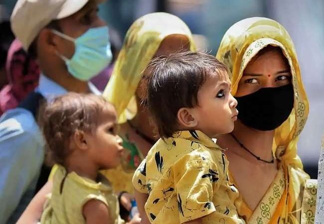 उत्तर प्रदेश और असम में दो बच्चे वालों को ही मिलेगी सरकारी सुविधाएं, कानून बनाने में जुटी राज्य सरकारें