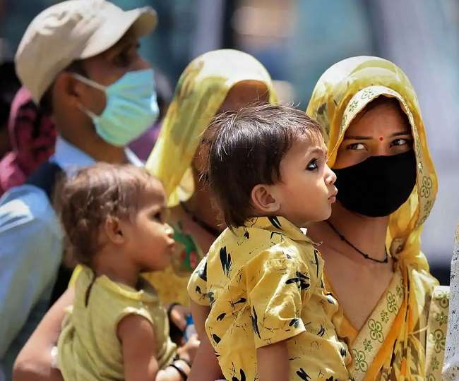 उत्तर प्रदेश और असम में दो बच्चे वालों को ही मिलेगी सरकारी सुविधाएं, कानून बनाने में जुटी राज्य सरकारें
