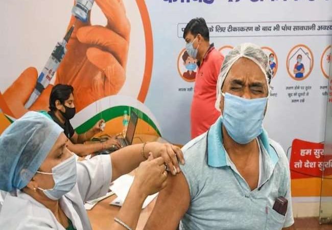 आज से टीकाकरण का महाअभियान, 18 पार के लोगों को नि:शुल्क लगाई जाएगी कोविड वैक्सीन