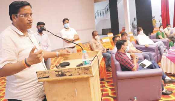 राजनीति से ऊपर उठकर टीकाकरण अभियान में सहयोग करें: मेयर
